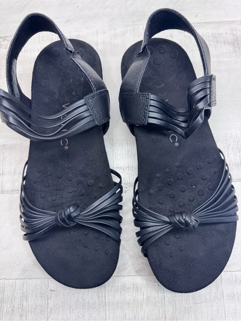 Vionic talulah strappy black sandals size 8